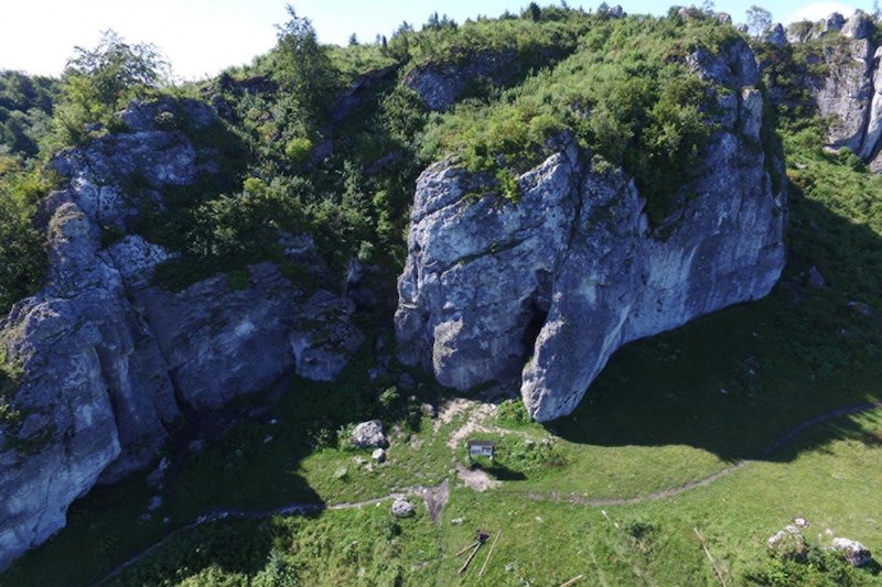 Stajnia Mağarası’nın havadan görünümü. C: Marcin Zarski